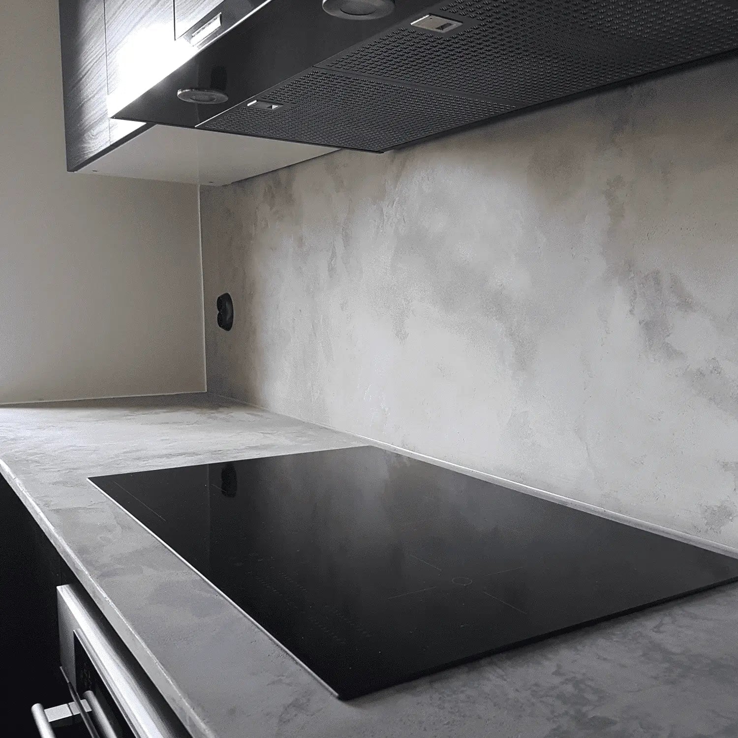 Microcement för bänkskiva, stänkskydd och möbler - Design By Cement Sweden AB
