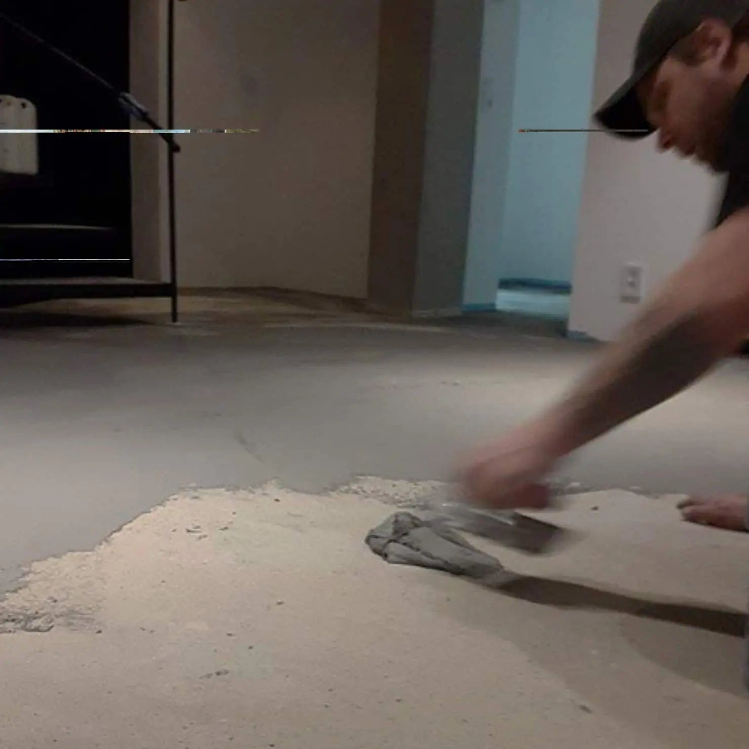 Microcement för golv läggs av proffs - Design By Cement Sweden AB